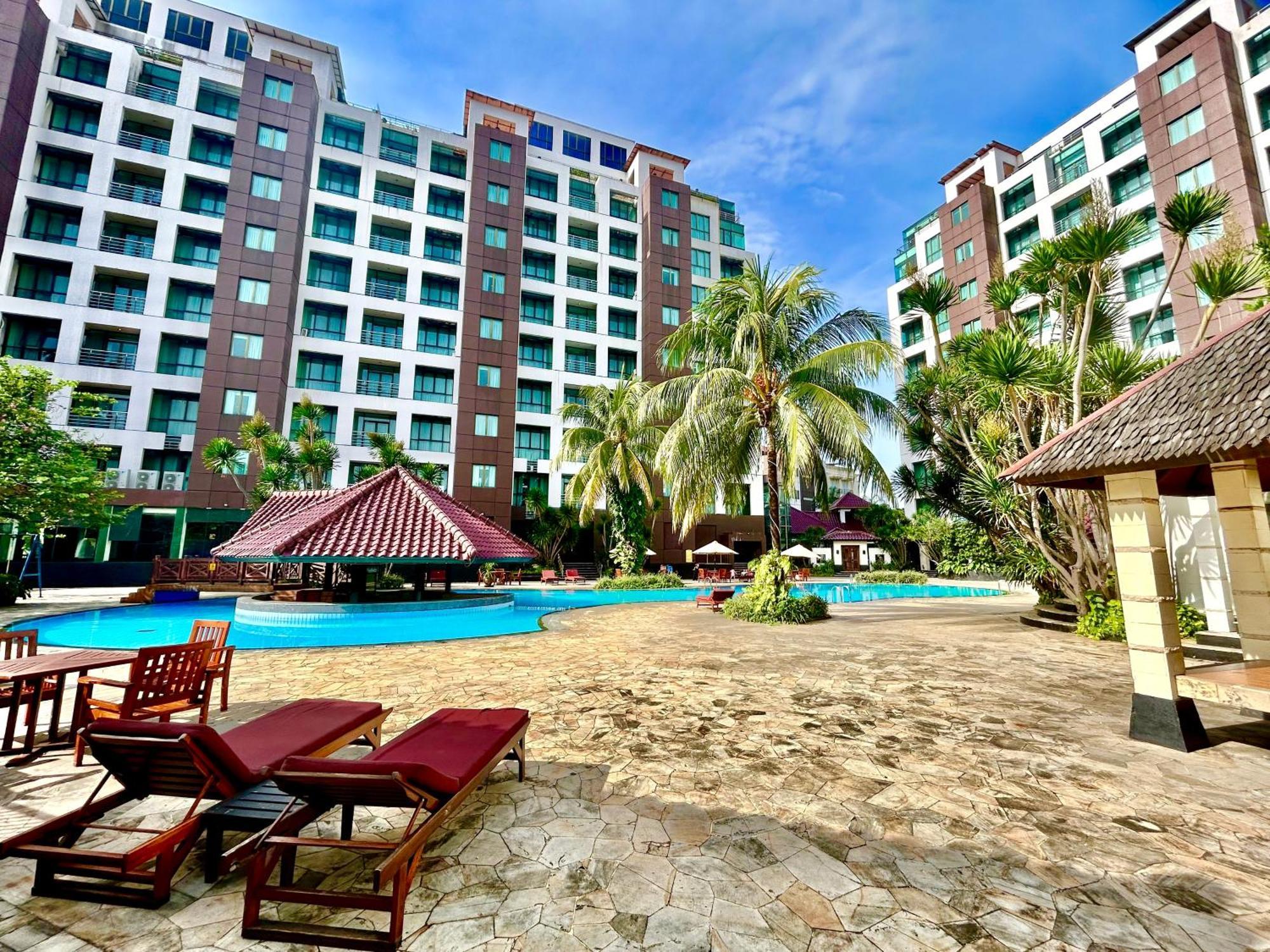 Kristal Hotel Yakarta Exterior foto