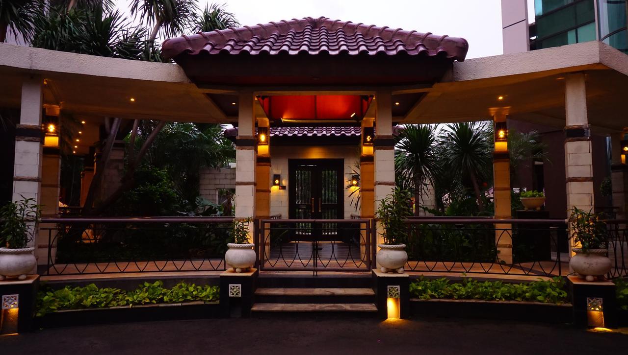 Kristal Hotel Yakarta Exterior foto
