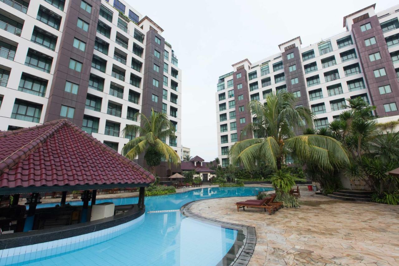 Kristal Hotel Yakarta Exterior foto