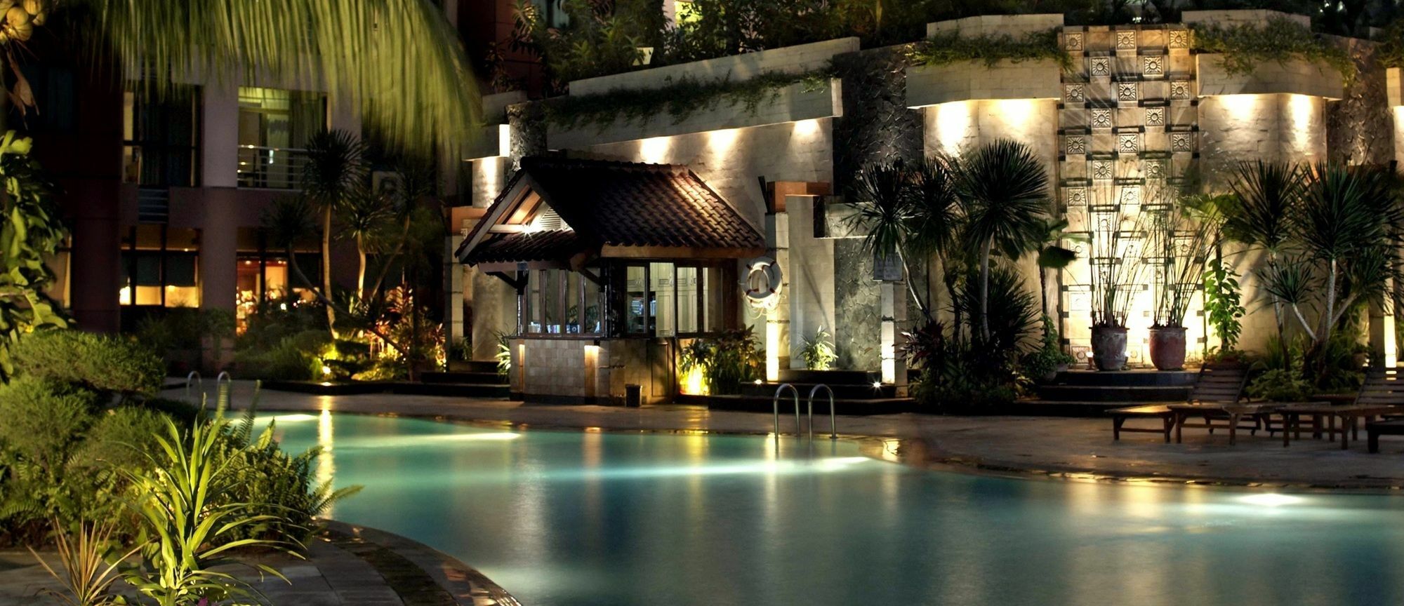 Kristal Hotel Yakarta Exterior foto